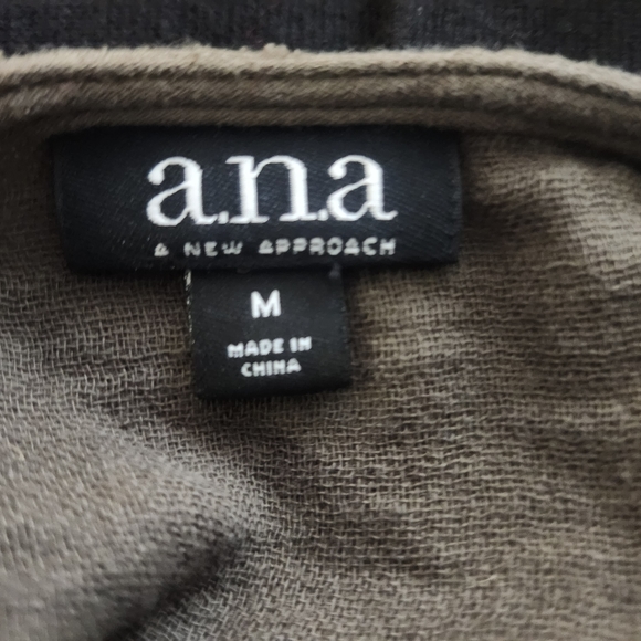 NWT ana khaki top - Picture 3 of 4